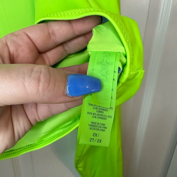 SKIMS Long Sleeve Swim Shrug Top Neon Green Sz.2X NWOT - Picture 7 of 8